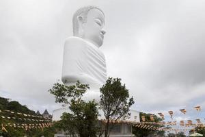 Buddha-Statue an der Linh-ung-Pagode in Ba Na Hills foto