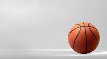 Basketballball ist auf weißem Hintergrund foto