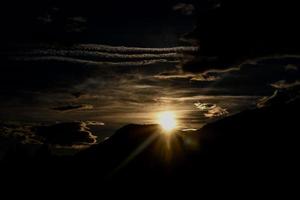 Blick auf die untergehende Sonne foto