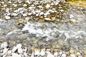 Felsen und Wasser foto