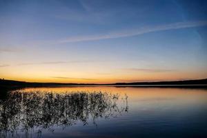 Wasser bei Sonnenuntergang foto