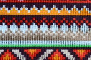 traditionelle ukrainische volkskunst gestricktes stickmuster auf textilgewebe foto