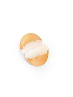 zerbrochene Eierschale isoliert auf weißem Hintergrund foto