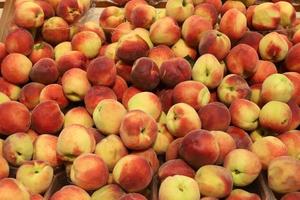 Gemüse und Obst werden auf einem Basar in Israel verkauft. foto