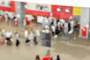 Hintergrund der Flughafenhalle unscharf foto