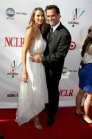 cristian delafuentes und seine frau kommen am 17. august 2008 zu den alma awards in pasadena, ca foto