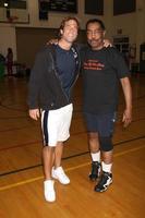 Shawn Christian und James Reynolds bei den 20. James Reynolds Days of Our Lives Basketballspiel an der South Pasadena High School in Pasadena, ca. am 29. Mai 2009 foto