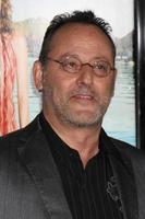 Jean Reno bei der Premiere des Couples Retreat im Mann's Village Theater Westwood, ca. 5. Oktober 2009 foto