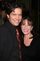 michael damian und kate linder am set von the young and the restless feiern den 80. geburtstag von jeanne cooper in los angeles, ca am 24. oktober 2008 foto