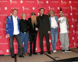 Buddy Owens, Billy Gibbons, Vince Vaughn, Dwight Yoakam und Travis Barker Presseraum mgm Garden Arena Las Vegas, NV 23. Mai 2006 foto
