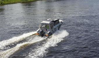 Speedbootfahrten auf dem See, Speedbootfahrten auf dem Fluss, Bootsfahrten, Bootsangeln foto