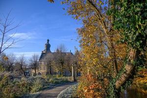Herbst auf einem Schloss in Westfalen foto