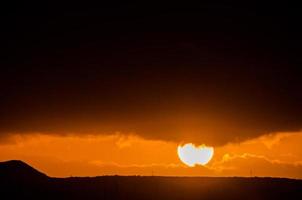 bunter Himmel bei Sonnenuntergang foto