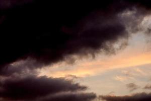 stimmungsvoller Blick auf den Sonnenuntergang foto