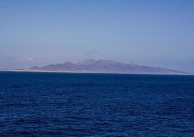 der atlantische ozean auf den kanarischen inseln foto