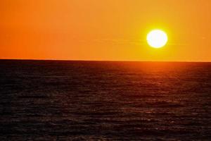 Sonnenuntergang über dem Atlantik auf den Kanarischen Inseln foto