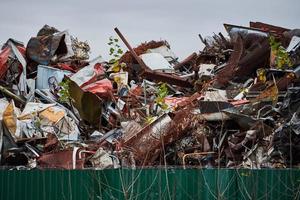 Metallabfalldeponie zum Recycling foto