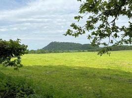 ein blick auf die landschaft von cheshire in der nähe von beeston castle foto