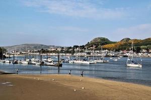 ein blick auf den hafen von conwy foto