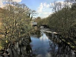 ein blick auf den fluss calder an der hebden bridge foto