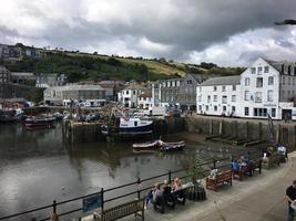 Cornwall in Großbritannien im August 2020. Blick auf den Hafen von Mevigissy foto