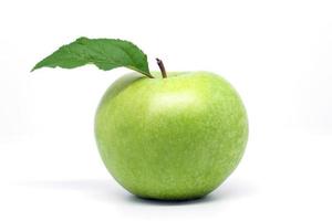grüner Apfel isoliert auf weißem Hintergrund. Granny Smith. foto