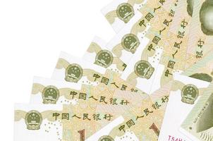 1 chinesische Yuan-Scheine liegen in unterschiedlicher Reihenfolge isoliert auf Weiß. Konzept für lokales Bankwesen oder Geldverdienen foto