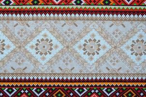 traditionelle ukrainische volkskunst gestricktes stickmuster auf textilgewebe foto