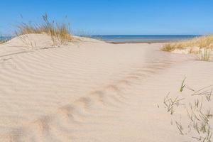 Muster im Strandsand foto