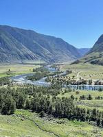 Panoramablick auf das Chulyshman-Tal und den Chulyshman-Fluss, Altai foto