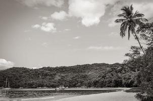 Mangroven- und Pouso-Strand auf der tropischen Insel Ilha Grande Brasilien. foto