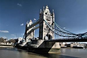 Blick auf die Towerbridge foto