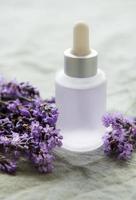 Aromatherapie-Lavendel-Badesalz und Massageöl foto