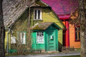 eine kleine Stadt in Lettland foto