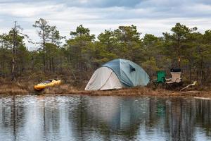 Camping und Zelten am See foto