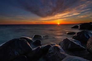 frühlingslandschaften auf der insel hiiumaa foto