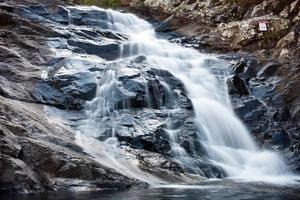 Langzeitbelichtung von Wasserfällen am Mount Tambourine qld foto