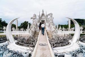 chiang rai, thailand - 24. nov 2022 - wat rong khun berühmter tempel oder weißer tempel in chiangrai, thailand foto