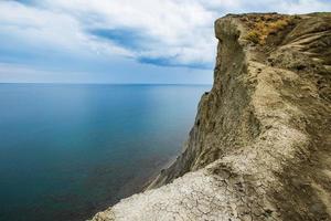 Felsen und Meer. foto