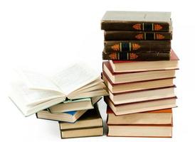 hoher Bücherstapel foto