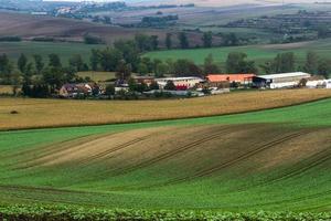 Herbstlandschaft in einem mährischen Feld foto