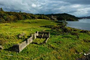 Dunvegan Castle und Hafen auf der Insel Skye, Schottland foto