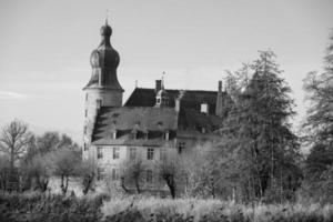 Herbstzeit auf einem deutschen Schloss foto