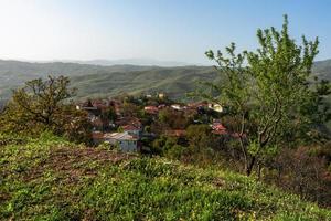 frühlingslandschaften aus den bergen griechenlands foto