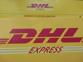 kiew, ukraine - 10. dezember 2022 postumschlagdienst dhl foto