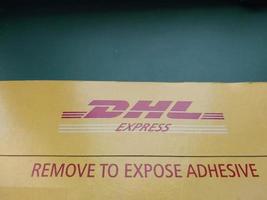 kiew, ukraine - 10. dezember 2022 postumschlagdienst dhl foto