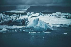 Jökulsarlon-Gletscherlagune an der Südküste Islands foto