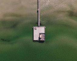 Strand und Pier von Kopingsvik in Öland, Schweden foto