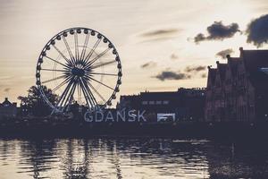 Riesenrad in der polnischen Stadt Danzig foto