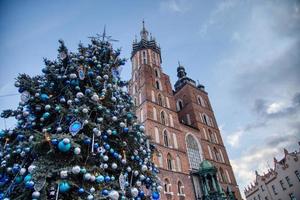 st. Marienbasilika zu Weihnachten in Krakau, Polen foto